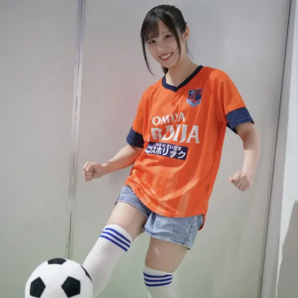 栄川乃亜